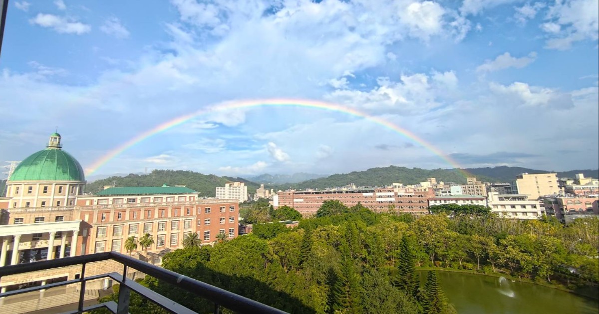 亞洲大學雨後天晴